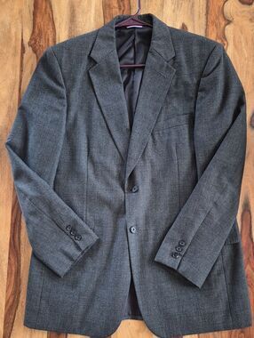 Taylor & Henry 35% Wool Blend Woven & Smooth Fabric Classic Blazer Sz 42 Long